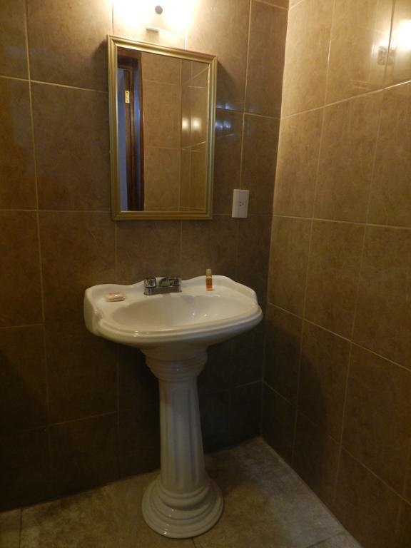 Hotel Posada Ruisenor Сан Хуан де лос Лагос Стая снимка